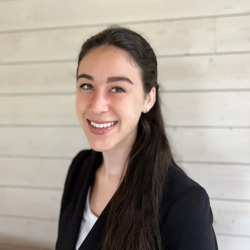 Knott-Scholarship-Funds-Alumni-Leigh-Fineran Knott-Scholarship-Funds-Alumni-Leigh-Fineran